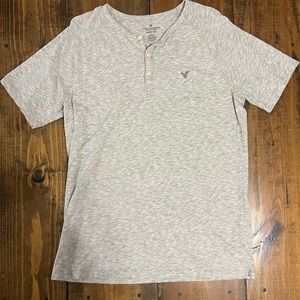 Men’s AEO tee